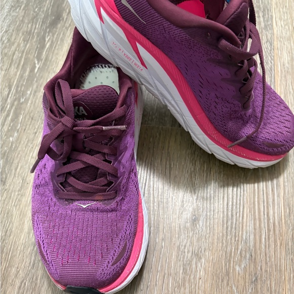 Used HOKA 6.5 wide Clifton 8 - Picture 4 of 9